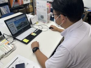 本日の営業さんの仕事姿😊